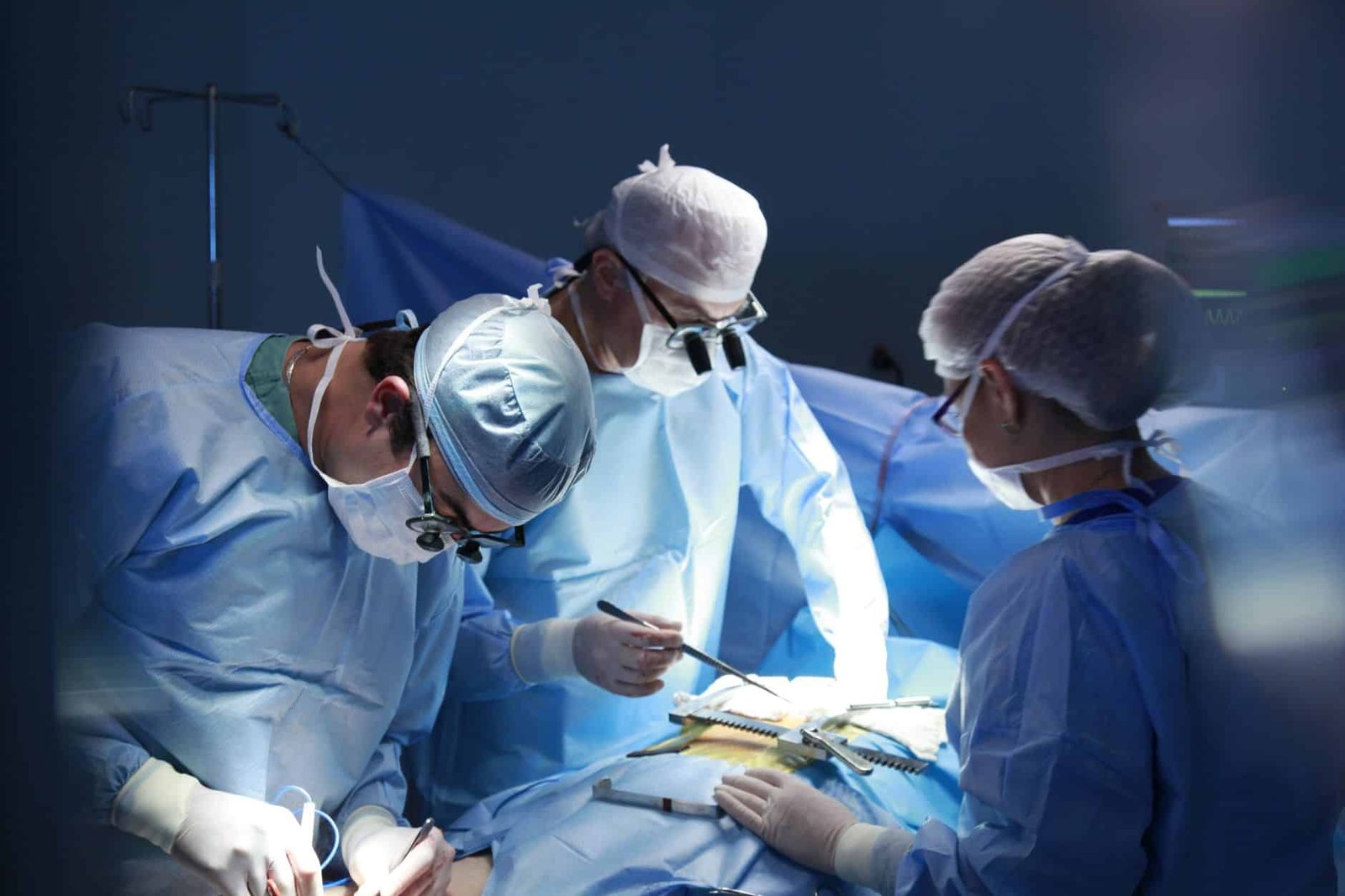 Urology team performing flexible ureteroscopy where ureteral access sheath sizes matter